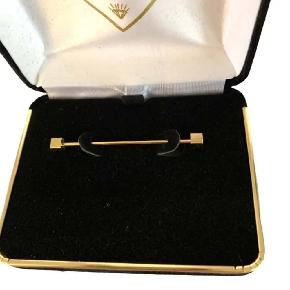 Vintage collar stick pin bar. Gold tone. Very‎ cool. New without tags